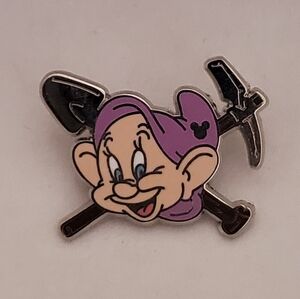 Disney Pin Trading Dopey Dwarf Snow White & The Seven Dwarfs Hidden Mickey Pin